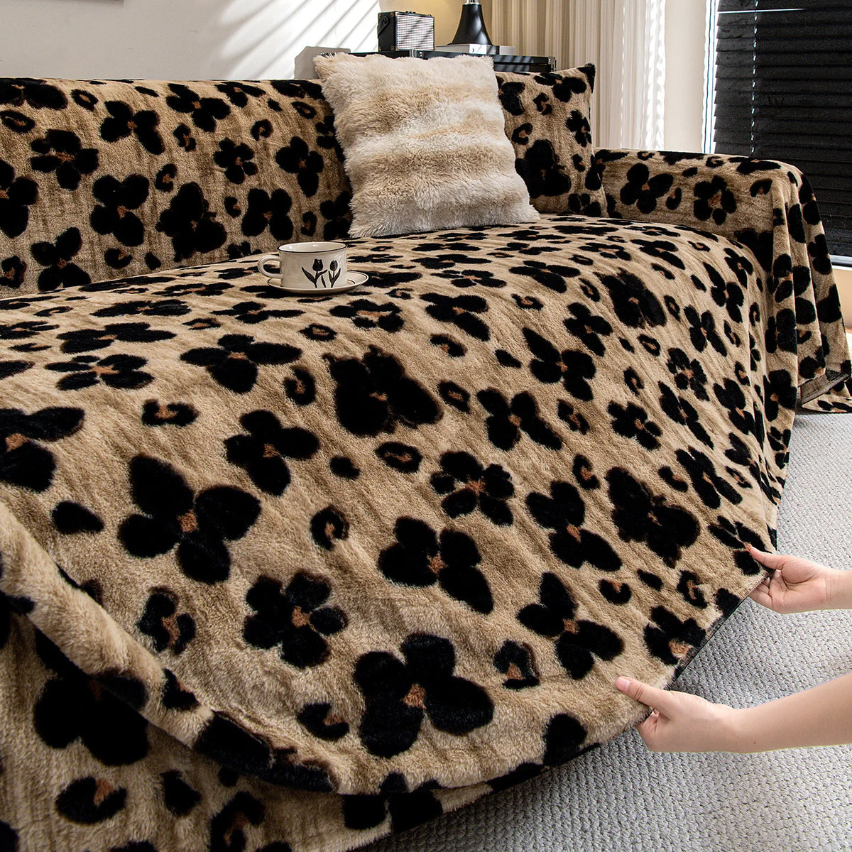 couverture canapé imitation fourrure léopard beige noir moderne salon décoration hiver confortable grande taille