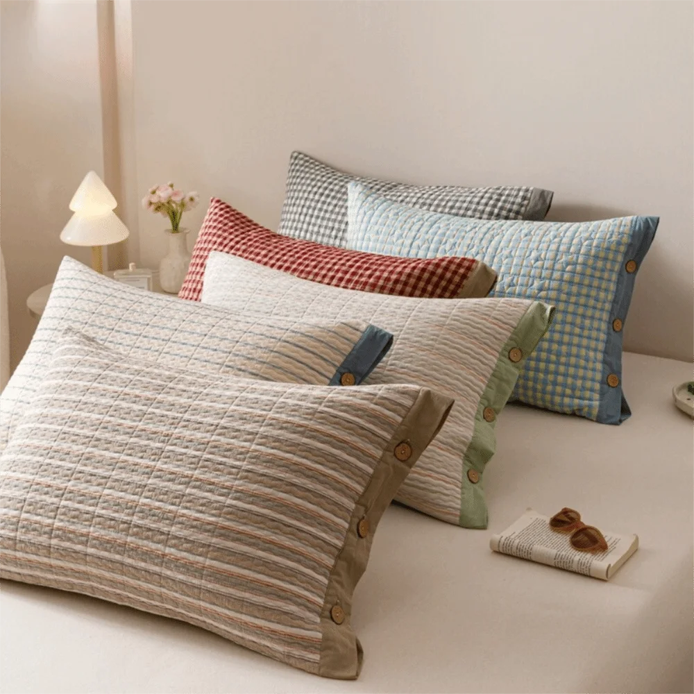 housse coussin rectangulaire coton polyester carreaux rayures bleu clair rouge gris clair moderne fixation