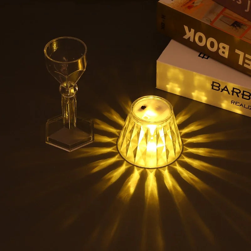 lampe table moderne transparente rayures texturées base plate led changeante nocturne chambre festive