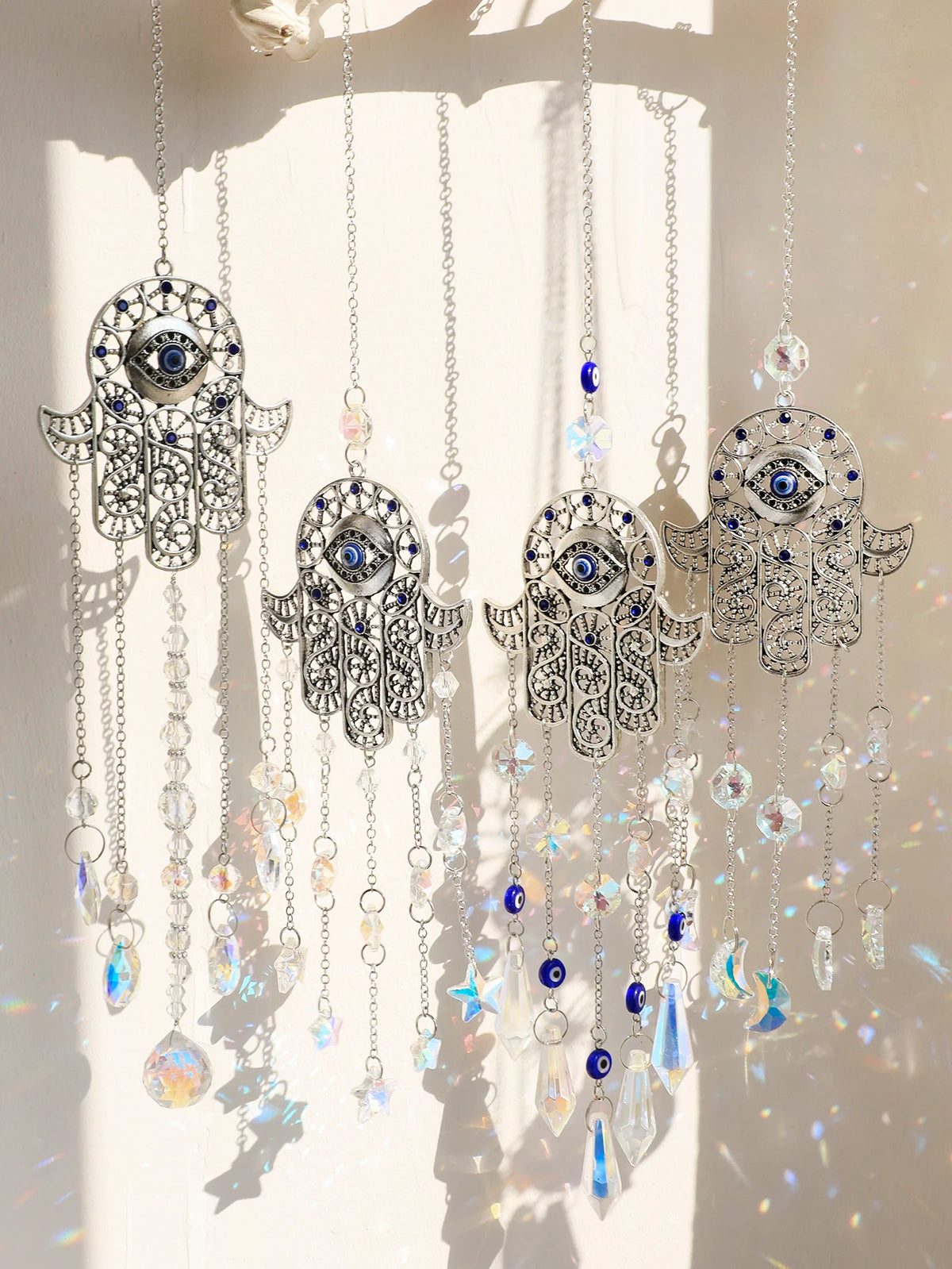 décoration jardin boho hamsa cristal prismes bleu argent transparent lumière capturante