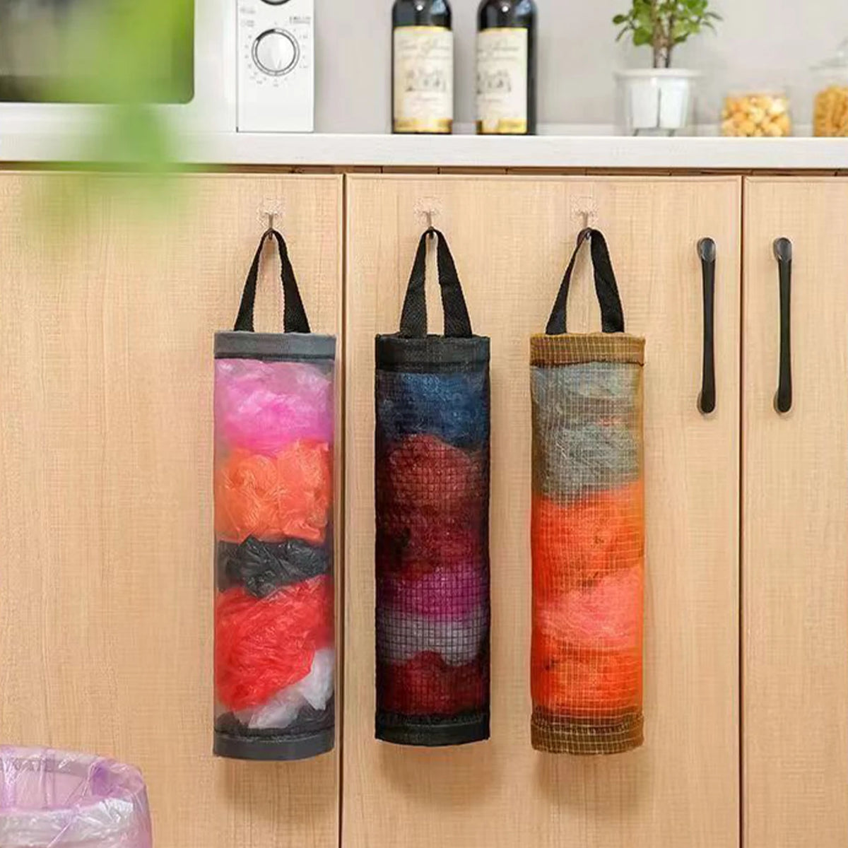 organisateur suspendu sacs plastiques poubelles multiple couleurs maille polyester réutilisable rangement cuisine utilitaire minimaliste
