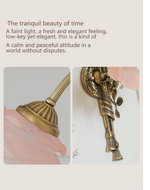 lampe murale vintage cuivre fleurs roses classique ornement métallique opalescent led chambre décoration fixations