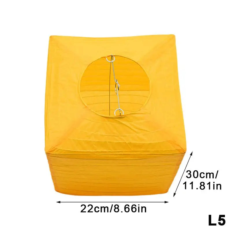 lanternes carrées papier plissé blanc orange vert rouge jaunes simples décoratives anneaux cordons métalliques