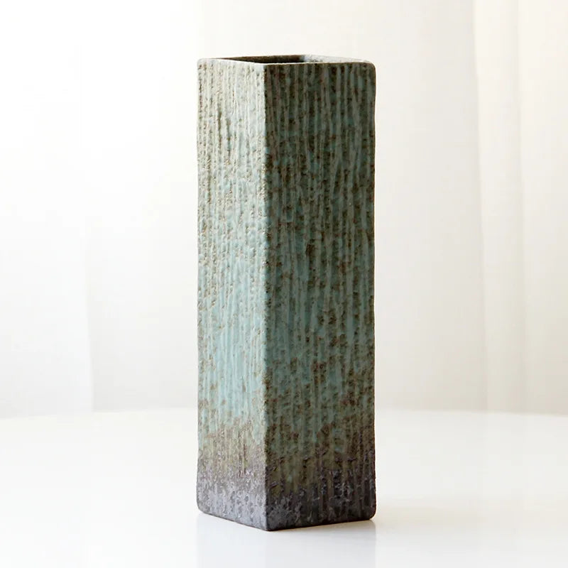 vases céramique moderne rayures horizontales opaques gris vert noirs
