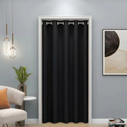 rideau porte occultant thermique noir moderne minimaliste tissu uni plissé isolation visuelle intérieure tringle