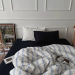 linge lit coton rayures horizontales drap housse taies oreillers moderne blanc bleu gris maison