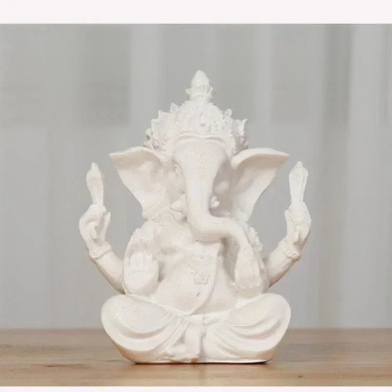 statue ganesha décorative asiatique résine sculptée beige clair blanc cassé fleurs roses plantes vertes