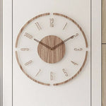 horloge murale moderne bois clair numéros blancs texture 3D acrylique diamètre 35cm fixations inclusées