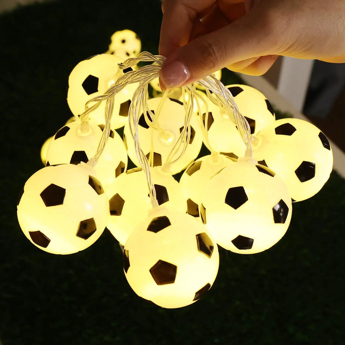guirlande lumineuse football blanc noir jaune motifs ballons festif anniversaire mariage événement
