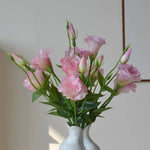 bouquet fleurs artificielles violet blanc rose orange décoration intérieure moderne minimaliste