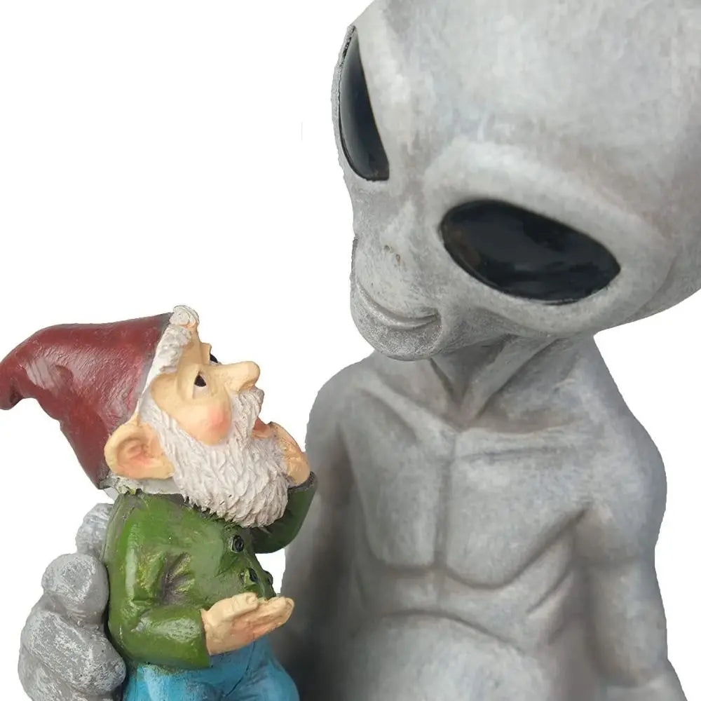 statue fantaisie gnome alien résine gris vert rouge détails sculptés statuaire chambre