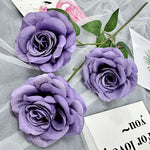Bouquet roses artificielles soie rouge rose blanc violet feuilles vertes moderne décoration intérieure table