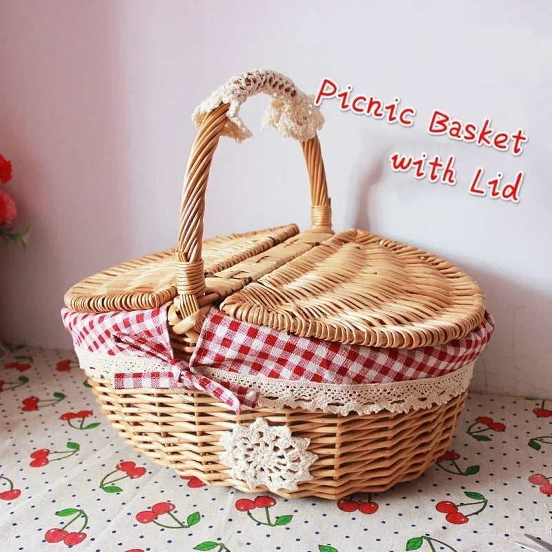 panier pique nique osier tressé naturel tissu carreaux rouge blanc poignées dentelé traditionnel rustique