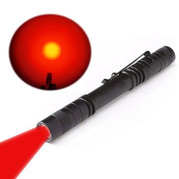lampe poche torch rouge compact noire éclairage nuit randonnée camping utilitaire vision nocturne apiarium