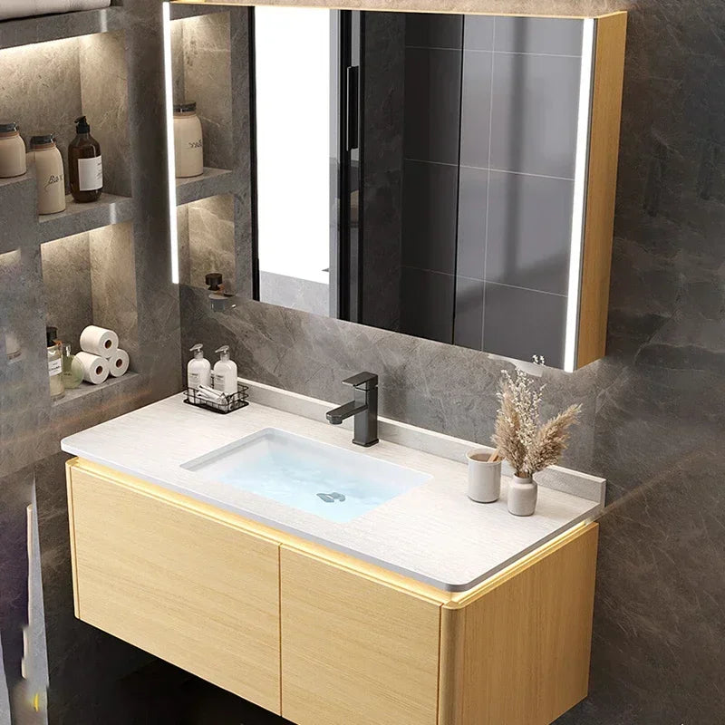 Détail du miroir avec éclairage LED intégré de l'armoire salle de bain