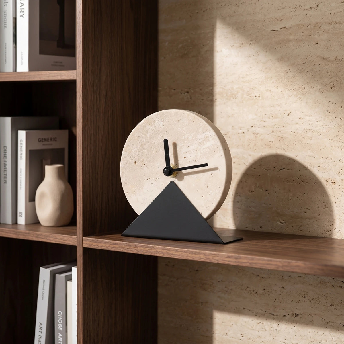 horloge ronde moderne marbre opaque tringle fixée beige noir résine numérique