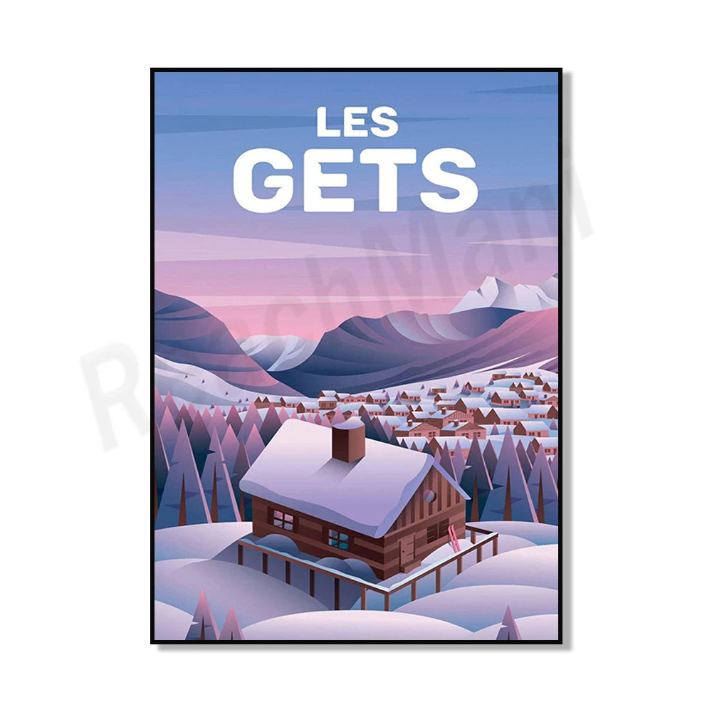 Une maison enneigée dans un paysage de montagnes enneigées au coucher du soleil, avec le texte "LES GETS" en grand sur le ciel.