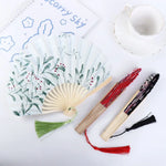 éventail pliant traditionnel soie bois fleurs motifs floraux tassel blanc rouge vert bleu
