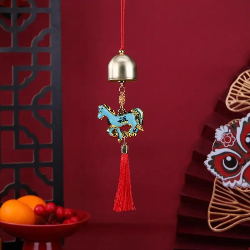 décoration murale pendentif artisanal chevaux franges rouge bleu vert violet rose doré festive
