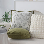 coussin décoratif moderne 45x45cm motif floral noir blanc vert olive beige clair