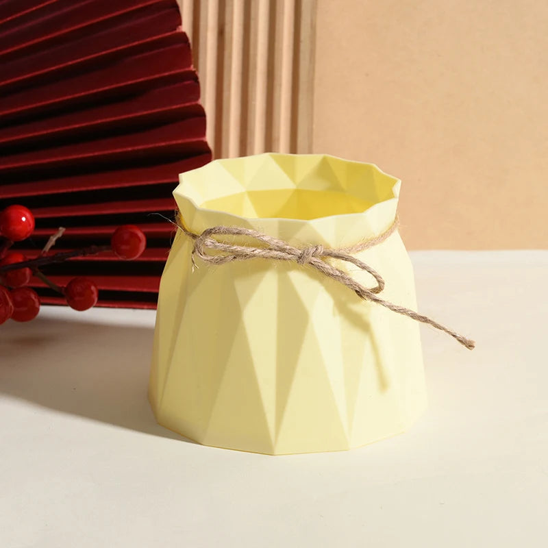 pots fleurs géométriques bleu blanc jaune noir modernes minimalistes