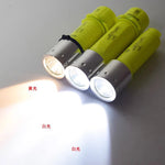 lampe plongée jaune fluo rechargeable modes lumière intense étanche flashlight utilitaire