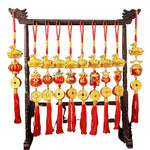 décoration murale traditionnelle chinoise motifs floraux or rouge blanc pièces d'or rubans pompons caractères