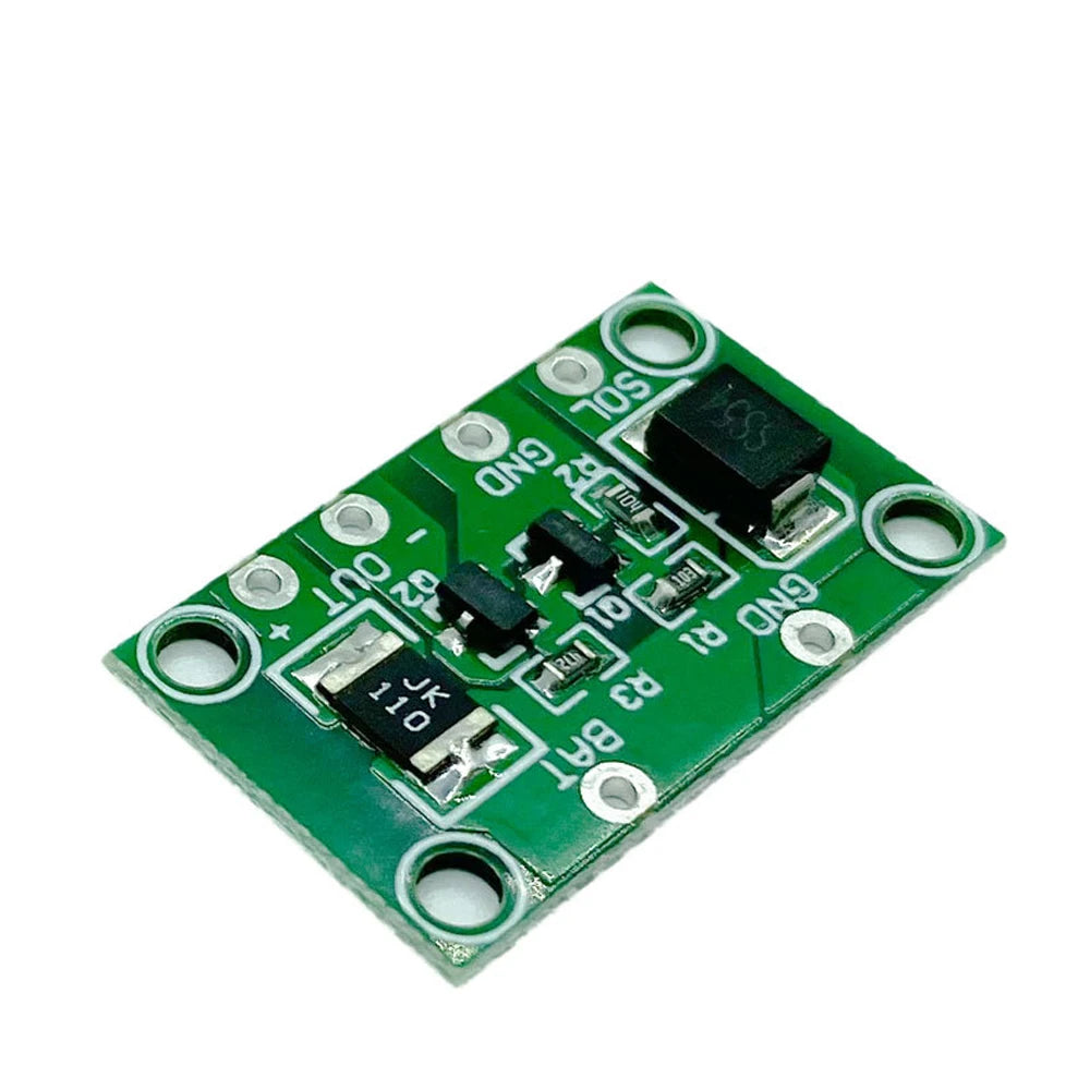 contrôleur lampe solaire induction lumière charge batterie 3.7V 24V technique vert transistors résistances condensateurs