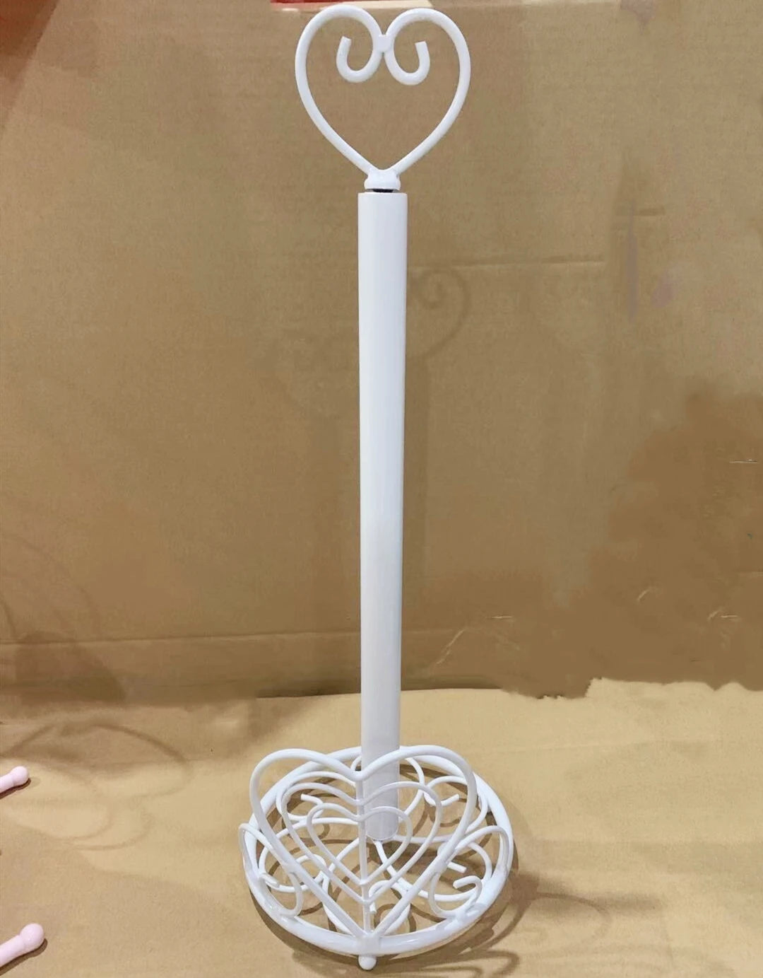porte rouleau métal rose motif floral coeur rangement maison papier essuie tout support serviettes