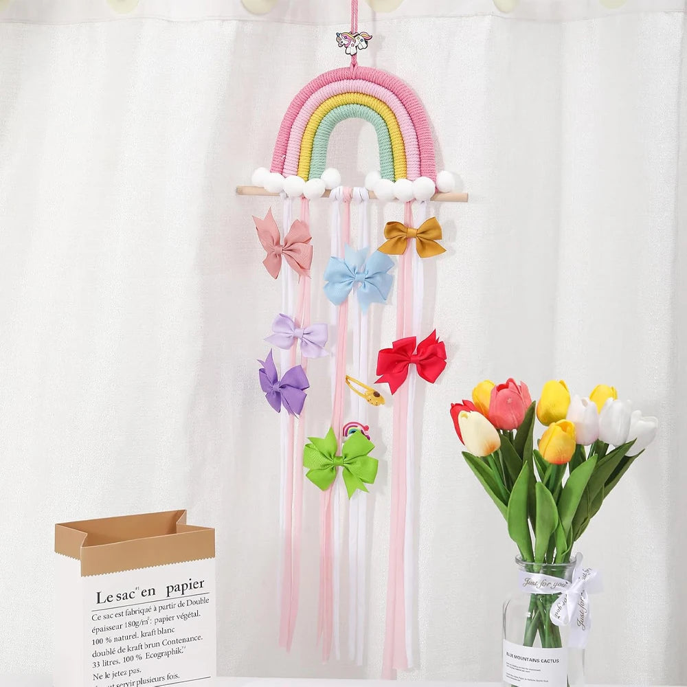décoration murale arc ciel tissé rubans pompons blancs rose jaune verte blanche enfant chambre