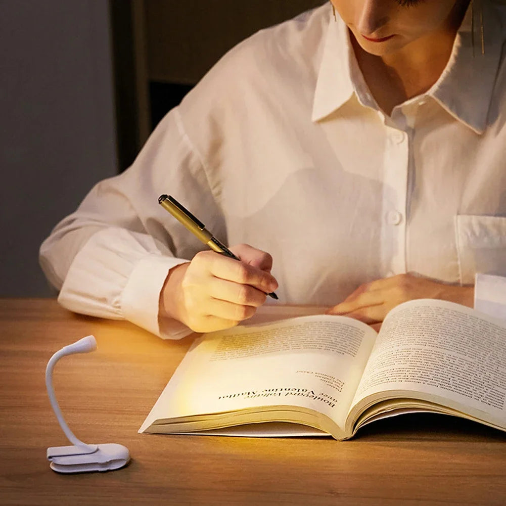 lampe lecture led rechargeable clip portable couleurs blanc noir vert réglable étude
