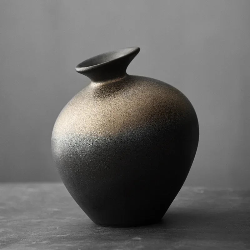 vase moderne noir texture grunge opacité fleurs artificielles salon table vintage rustique