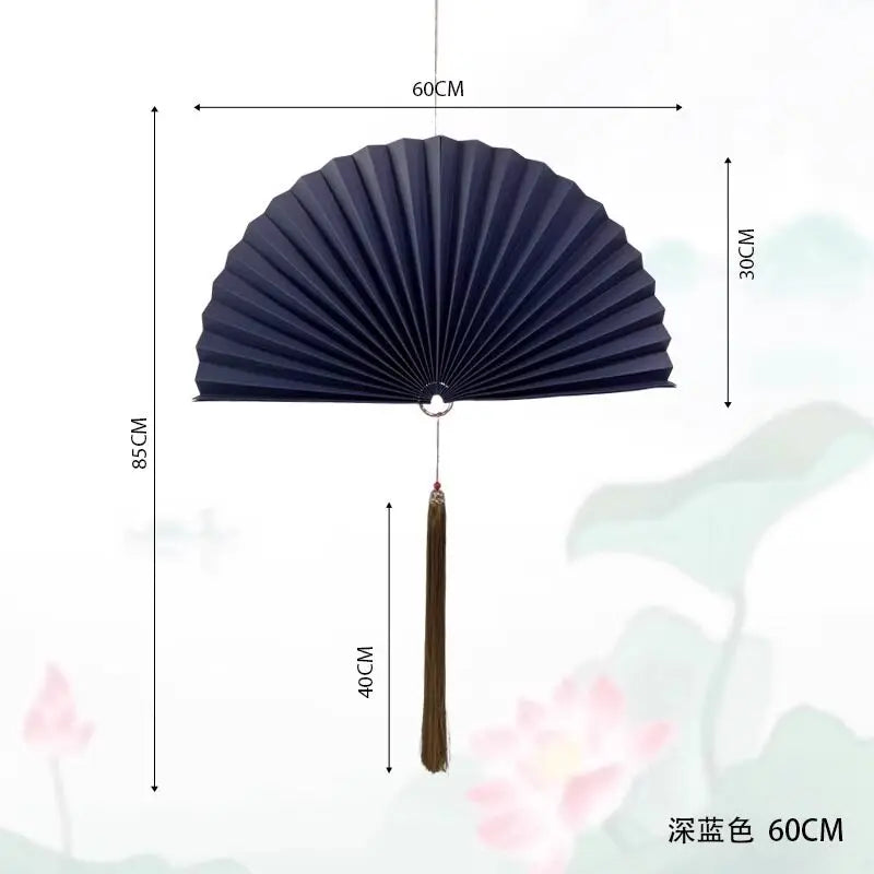 éventail pliant décoratif papier rouge bleu marine doré chinois traditionnel pompon cordelette