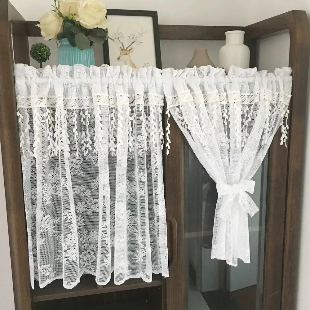 rideau blanc dentelle florale translucide champêtre rustique vintage maison hospitalité