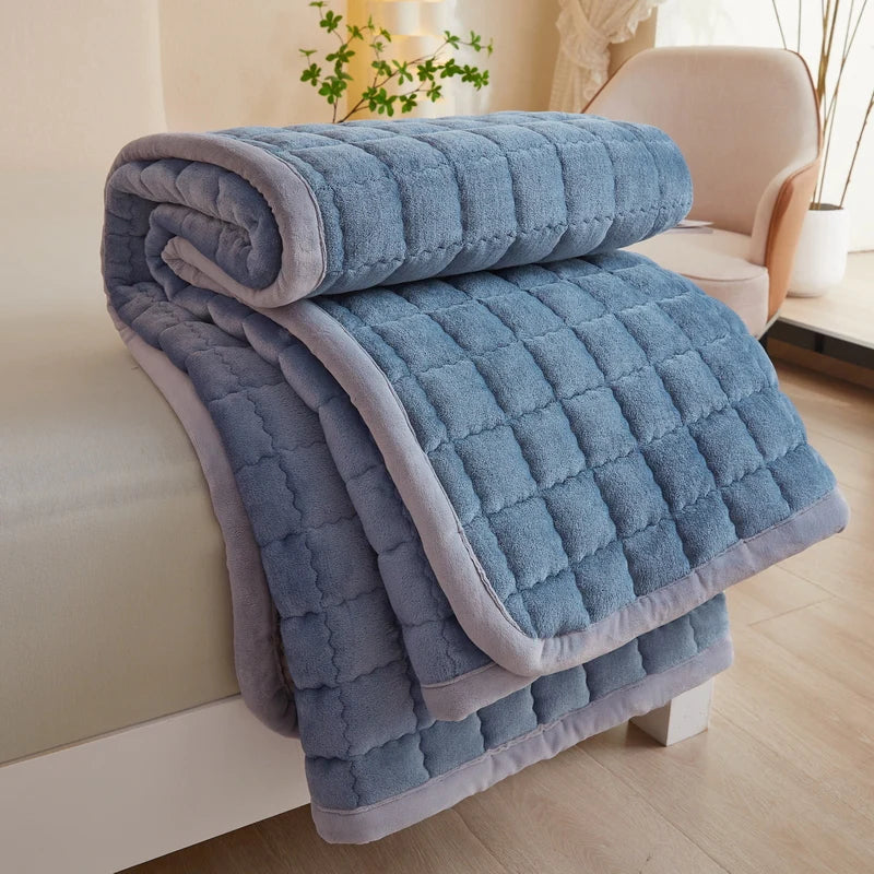 couvre lit matelassé bleu motif carrés moderne polyester hiver 120x200cm