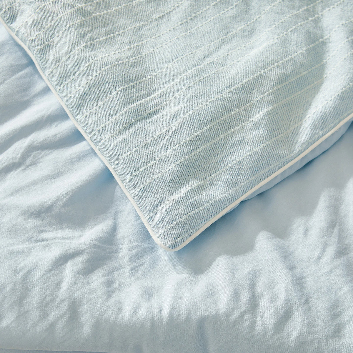 couvre lit été bleu clair rayures fines coton doux respirant moderne chambre maison