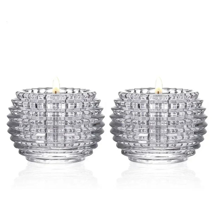 Bougeoir rond en verre doré sur table chic