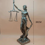 statue ornementale justice égale balance épée détail classique blanc orDecoration intérieure antique modernisée