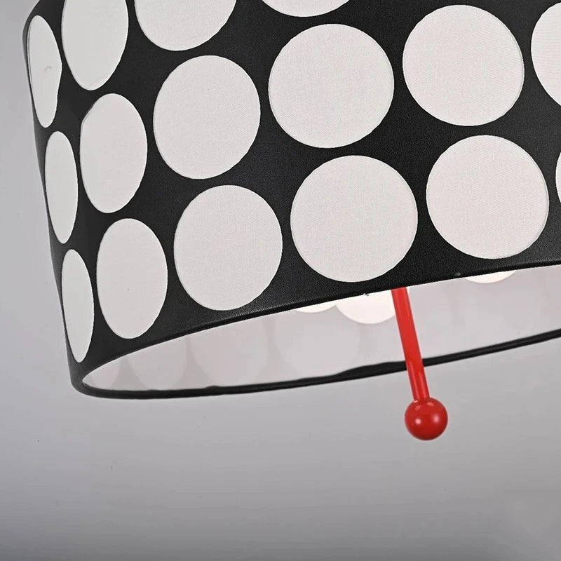 lampe suspendue moderne noire blanche rouge points blancs opacité chambre salonhôtel