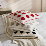 housse coussin brodé cœur love moderne blanc rouge rose fixation décoration intérieure voiture