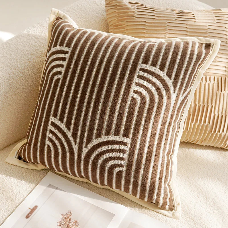 coussins patchwork marron beige motifs géométriques imprimé léopard contemporain polyester coton respectueux environnement non