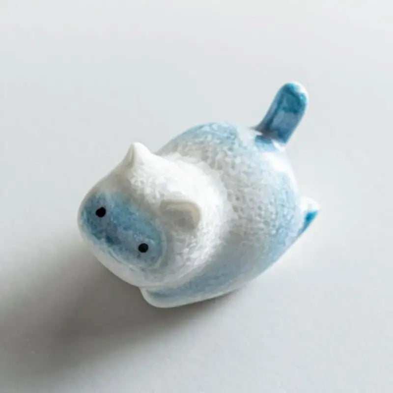 figurines chats céramique blanc bleu rose vert artisanal moderne maison chambre