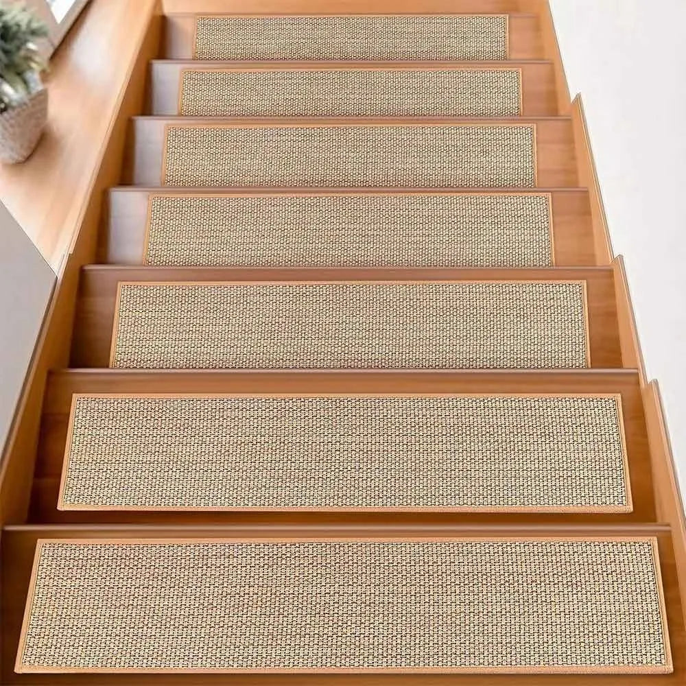 tapis d'escalier marron gris bleu marine moderne antidérapants insonorisants lavables sécurisants adhésifs tissés