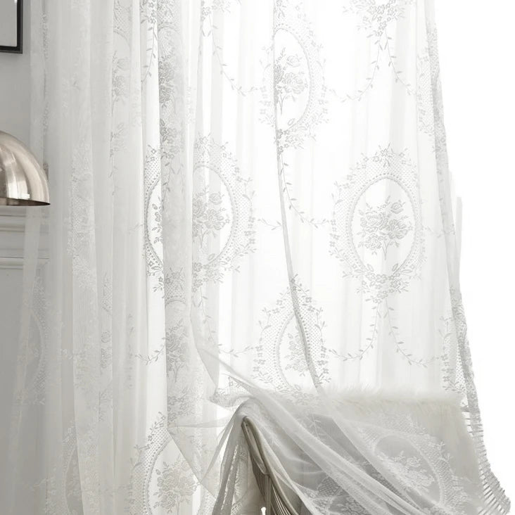 rideau floral polyester translucide champêtre blanc motif brodé vintage decoration extérieure