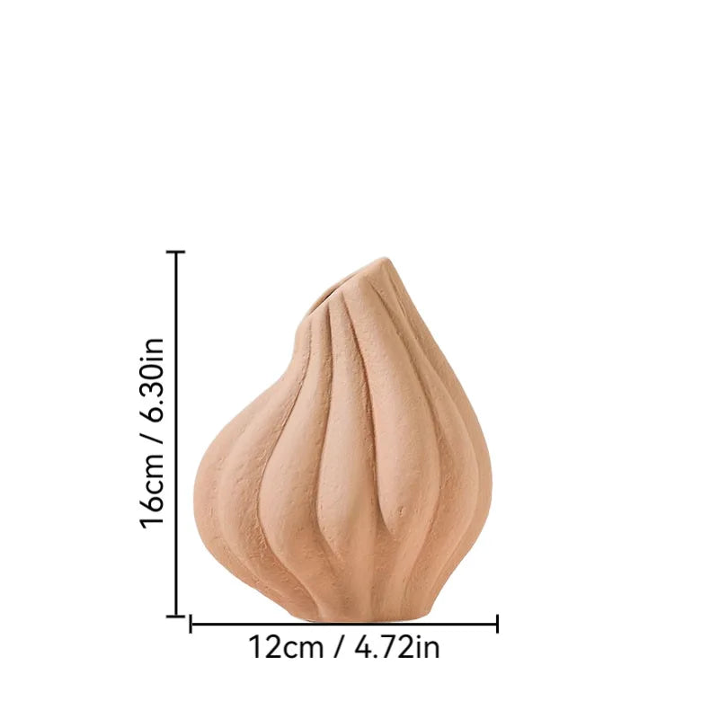 vases céramique texturé moderne minimaliste fougères séchées décoration intérieure arrondis lignes verticales blanches brunes