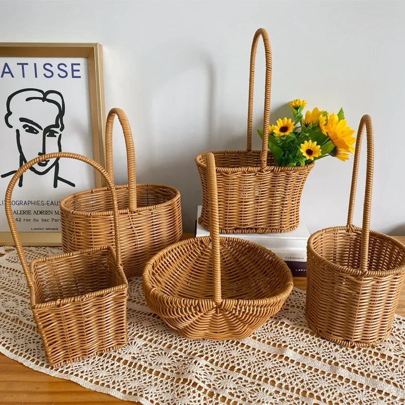 panier tressé marron clair réutilisable multiple uses fleurs artificielles anneaux métalliques traditionnel rangement maison
