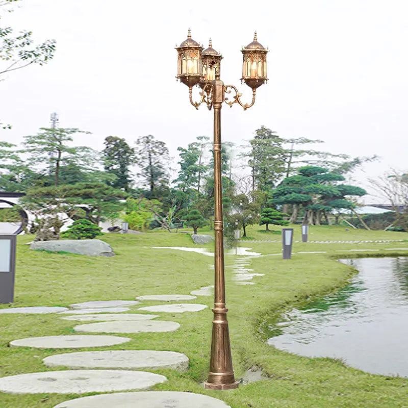 Lampadaire extérieur trois têtes or noir classique éclairage public ip65 led hand brushed bronze