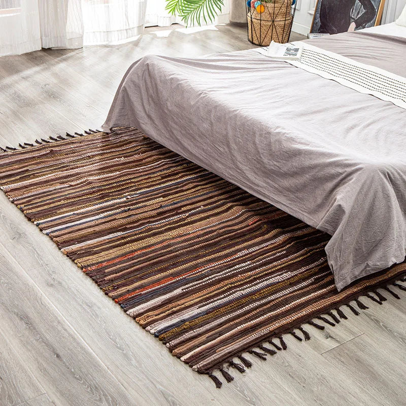 tapis boho ethnique marron beige noir bleu vert gris blanc multicolore rayures horizontales franges