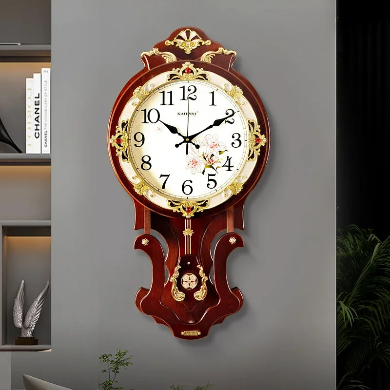 horloge murale bois doré motif floral vintage classique fixation decoration maison