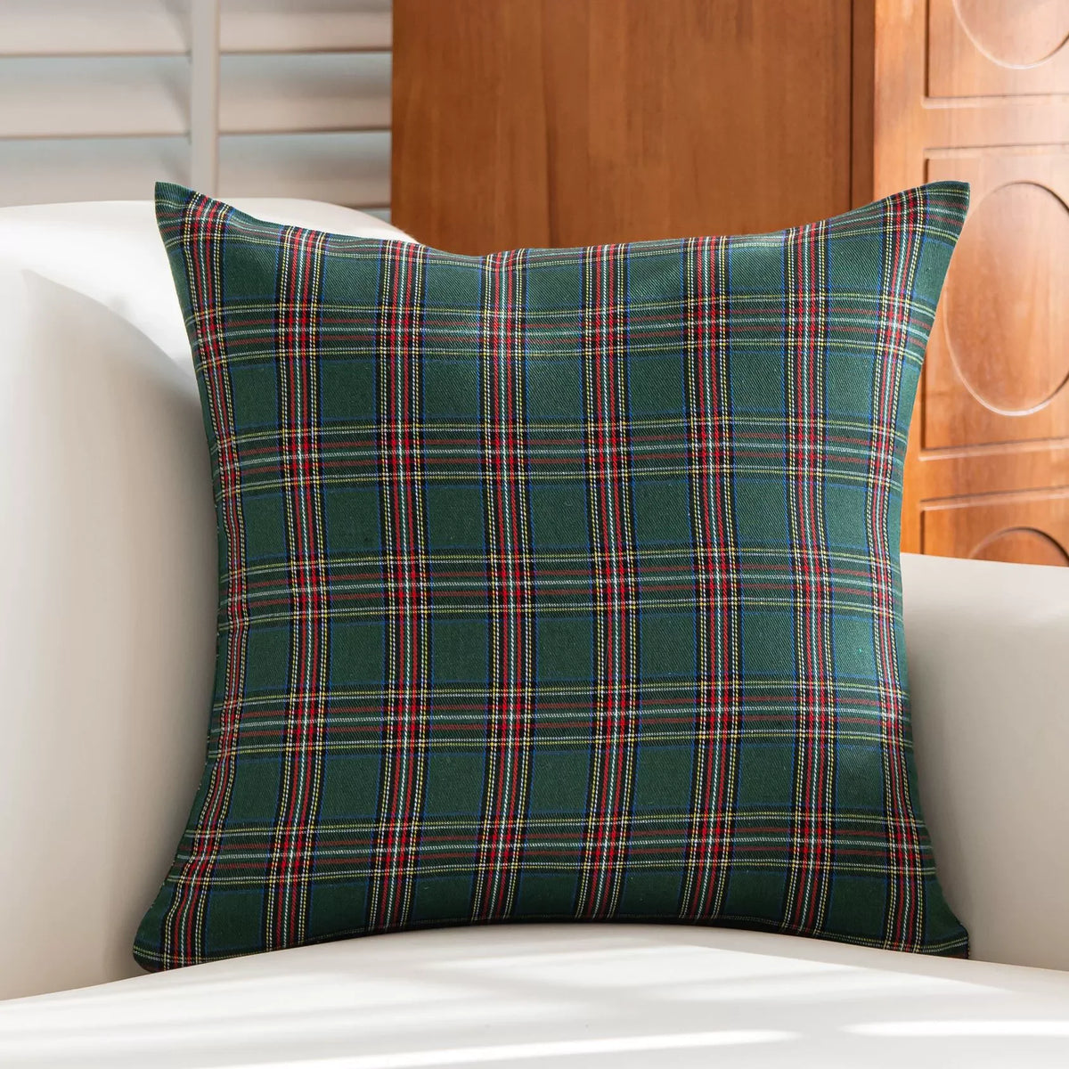 ensemble deux housses coussin carrées motif tartan vert rouge décoration maison traditionnel